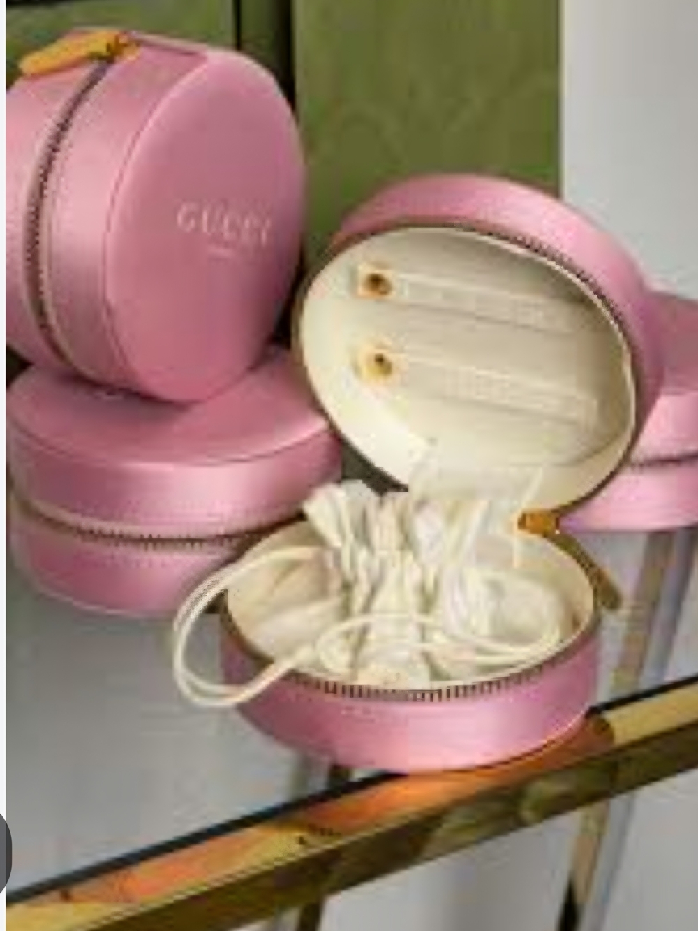 GWP Gucci Beauty Round Pink Jewelry Case - Picture 2 of 3